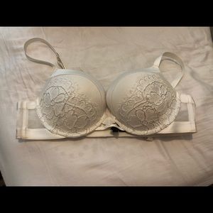 Pretty White Bra from Victoria Secret